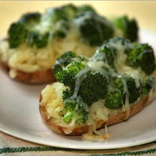 Brokoliais įdarytos bulvės